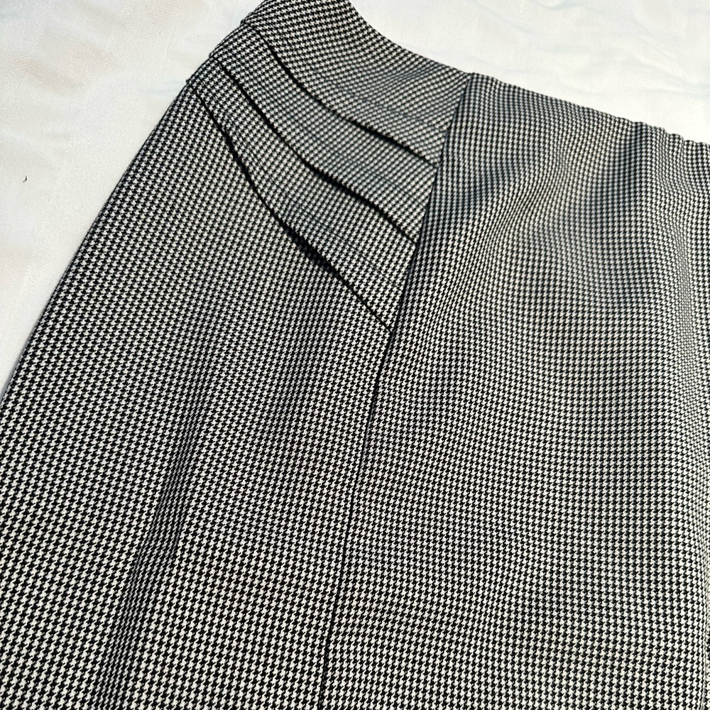 22 inches waist to hem.  In great shape, looks great with tights and boots .